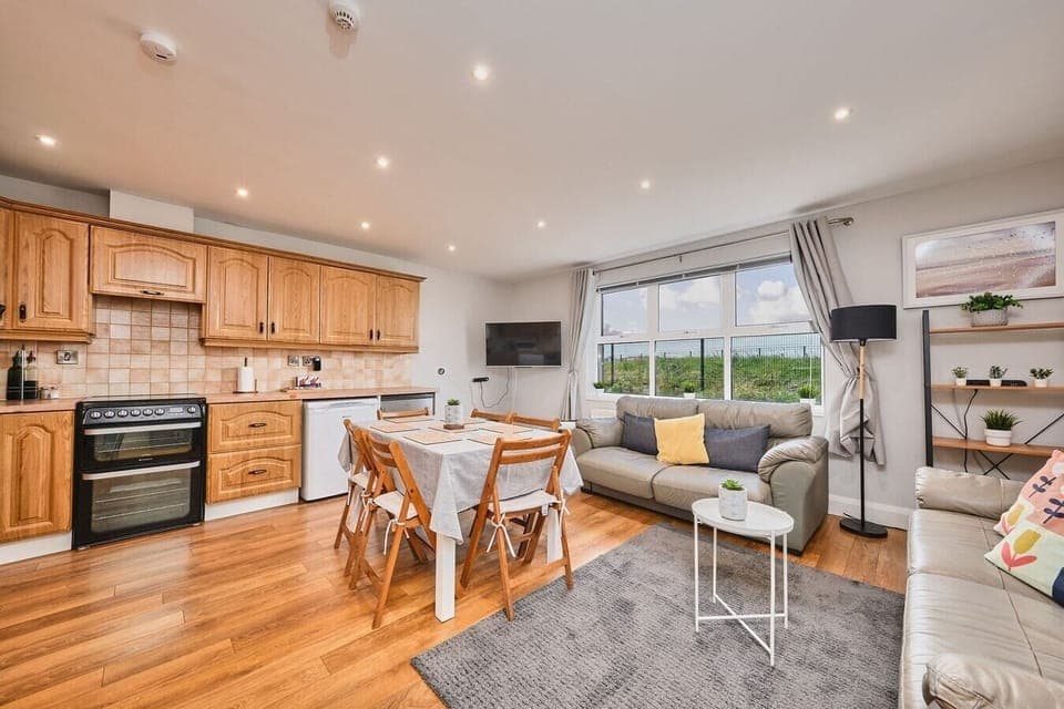 Open Plan Spacious Living