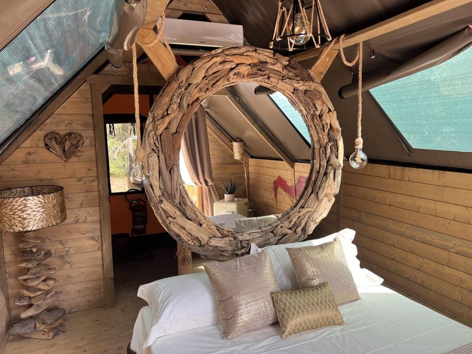 Luxury Tent, Hot Tub | In-room safe, desk, soundproofing, free WiFi