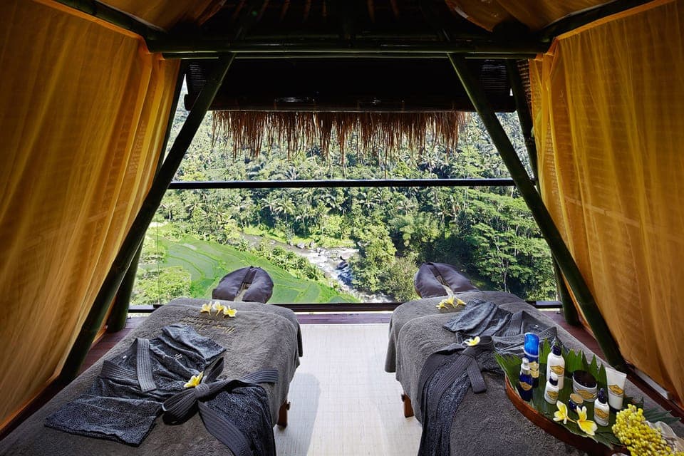 Body treatments, aromatherapy, deep-tissue massages, body scrubs