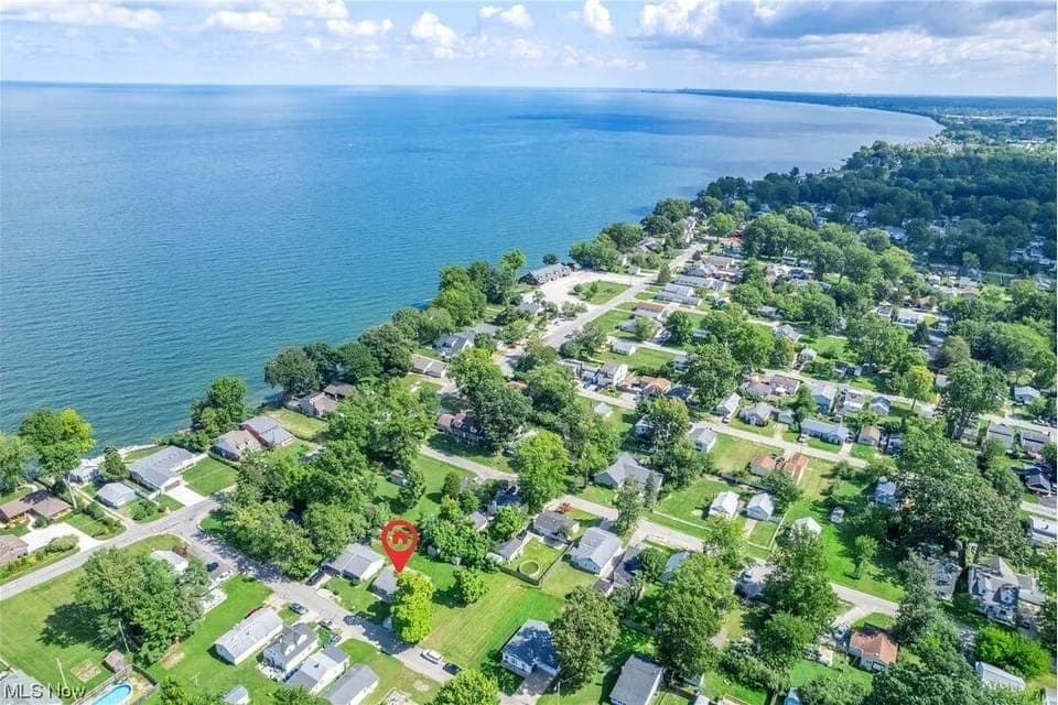 Quiet little neighborhood tucked along the shores of Lake Erie.