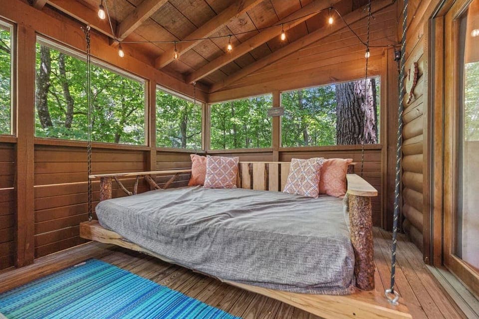 Queen size porch swing
