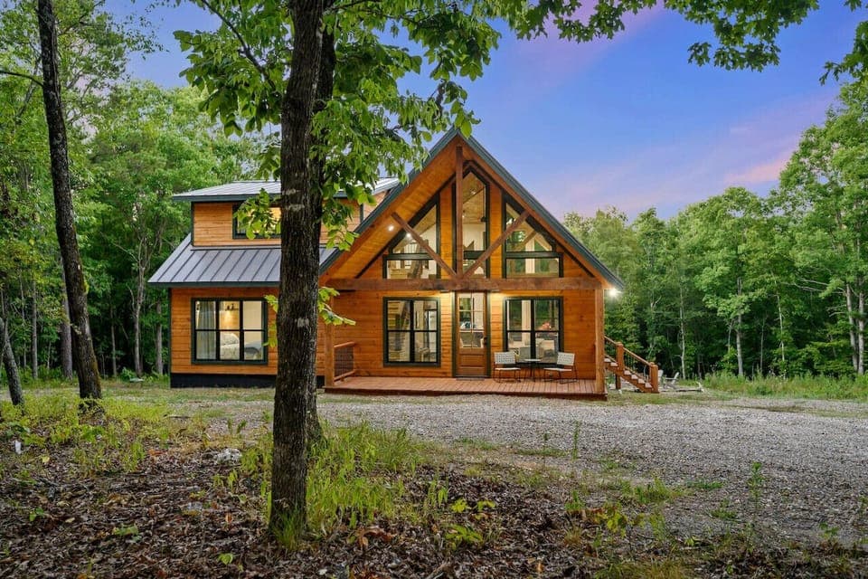 Step into serenity and escape the everyday at our cabin retreat. 🌟🍃