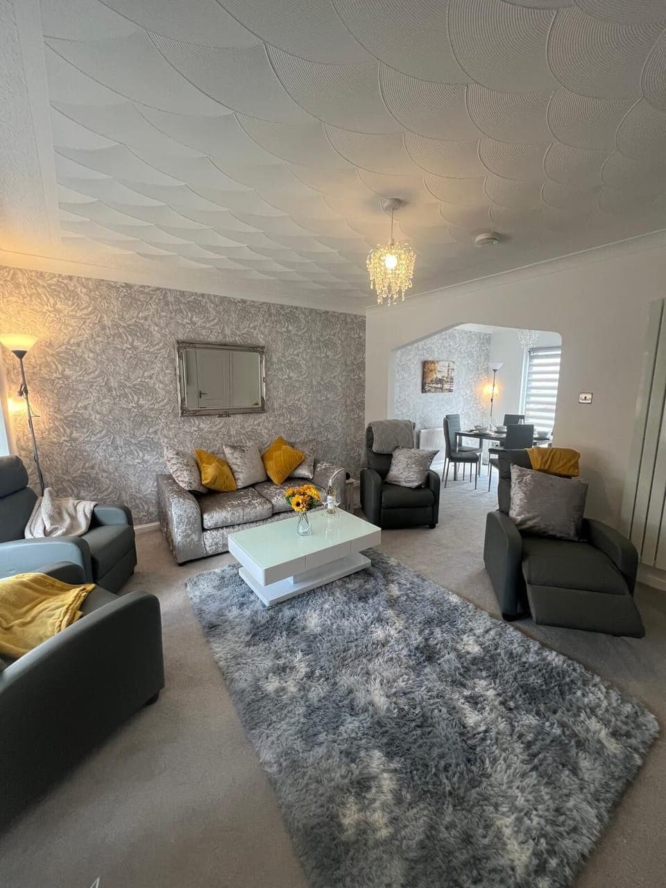 New carpets and paint and furniture fitted May 2024