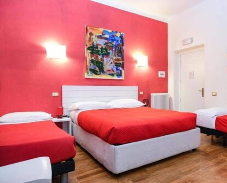 Design Quadruple Room | Minibar, desk, free WiFi