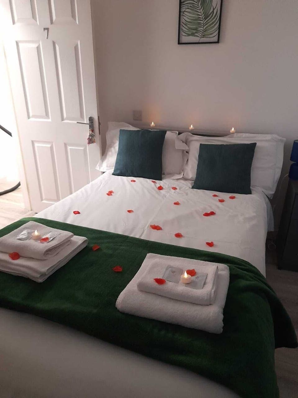 Standard Double Room | Free WiFi, bed sheets
