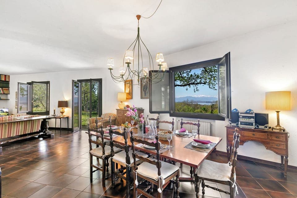 Family Villa, Multiple Bedrooms, 2 Bathrooms, Mountainside (Three Lakes Villa Varese) | Dining