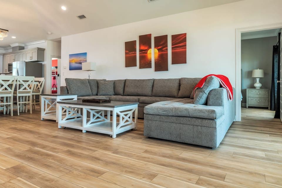 003 Wine n' Sea Pet Friendly Living Room
