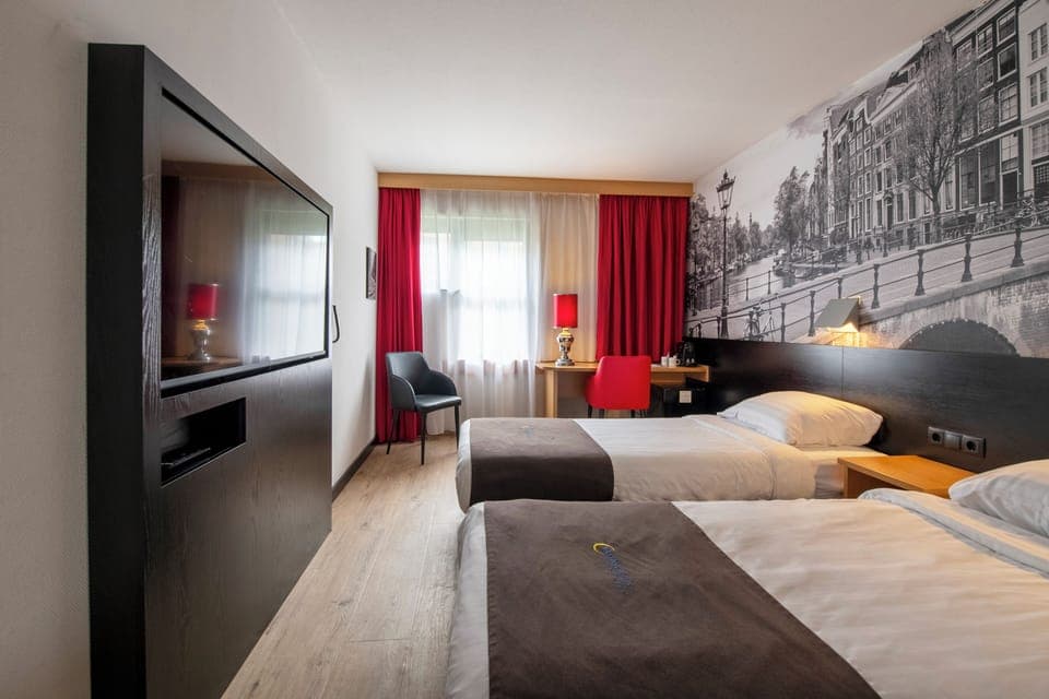 Comfort Twin Room, 2 Twin Beds | In-room safe, desk, iron/ironing board, free cribs/infant beds