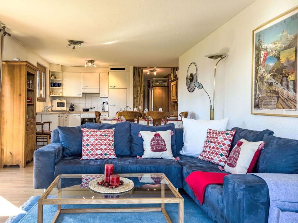 Table, Picture Frame, Couch, Furniture, Property, Blue, Azure, Living Room, Lighting, Studio Couch