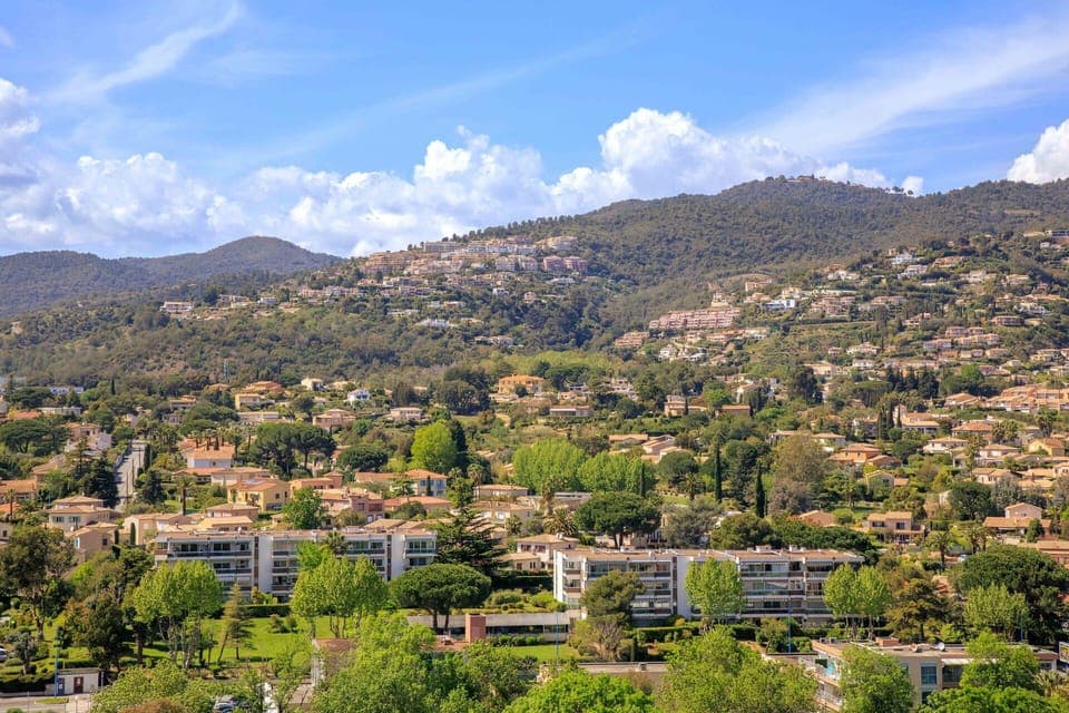 Bedroom, Scenic View