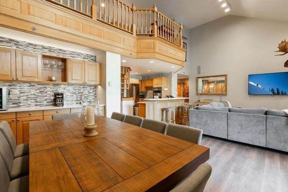 Condo, 4 Bedrooms | Dining
