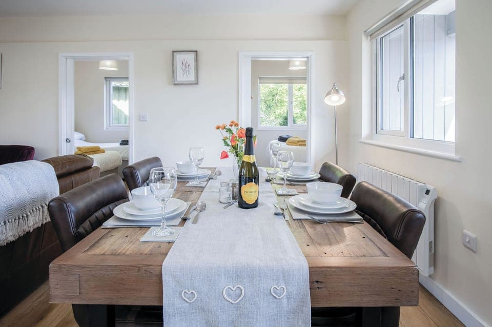 32-inch TV with cable channels