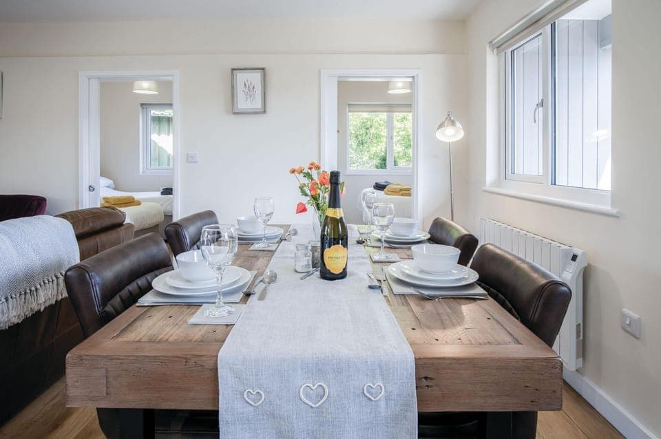 Skomer Lodge - 2 Bedroom Lodge - Manorbier (18583)