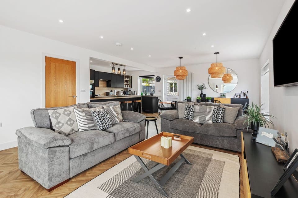 Sea Views, Close to Beach and Village