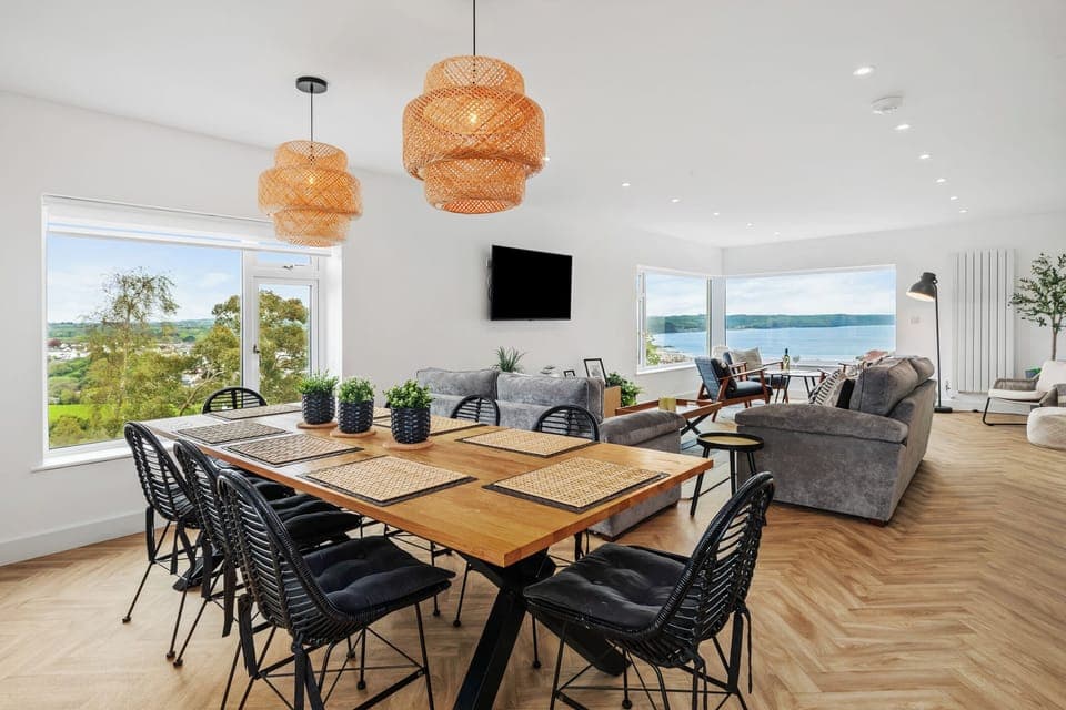 Sea Views, Close to Beach and Village