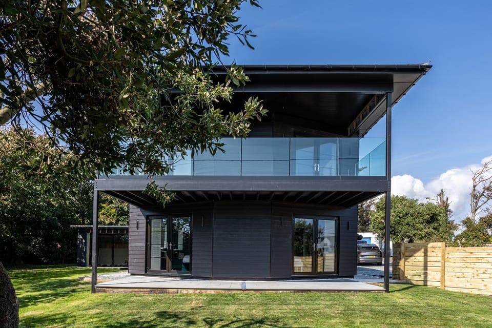 Bluebells Rhosneigr - Exterior Front