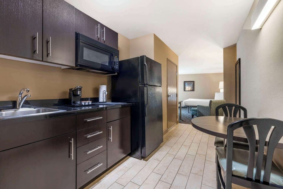 Fridge, microwave, coffee/tea maker