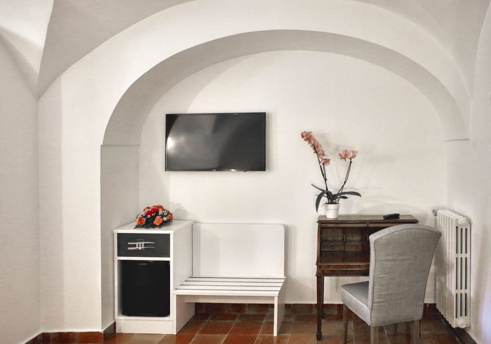 Premium Double Room | Premium bedding, down comforters, pillowtop beds, minibar