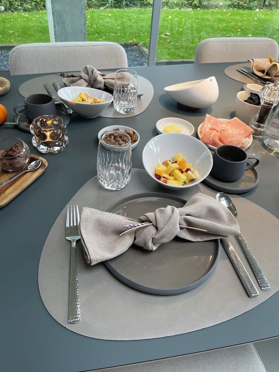 Daily full breakfast (EUR 18.50 per person)