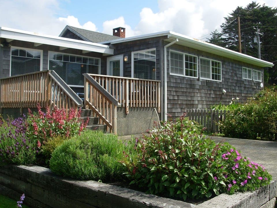 Cottage Inn Front View - Front view of the house.