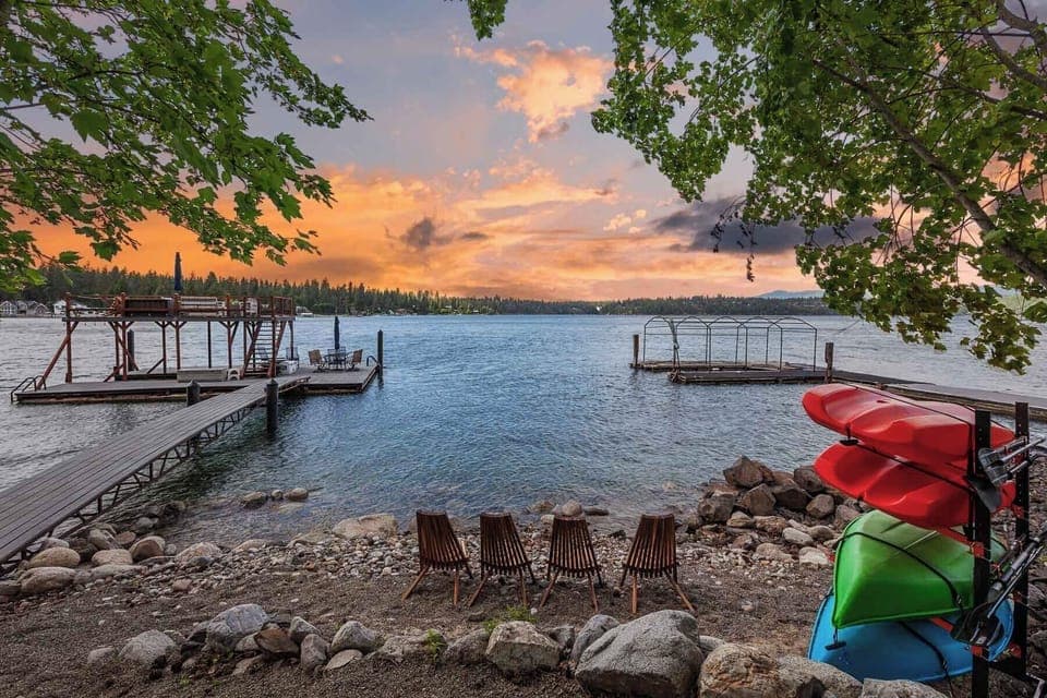 Stunning lakefront views