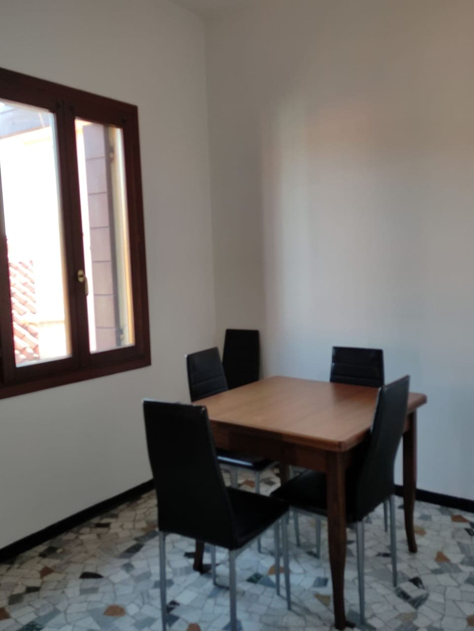 Family Apartment | In-room dining