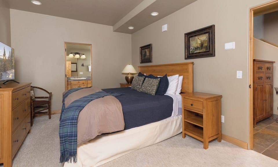 mh 4 Indian Summer 2nd lower bedroom2