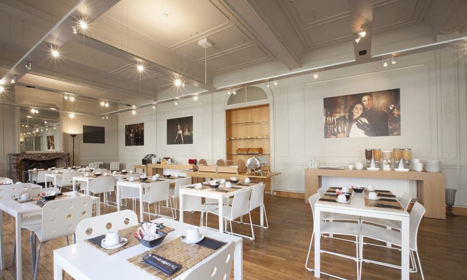 Free buffet breakfast