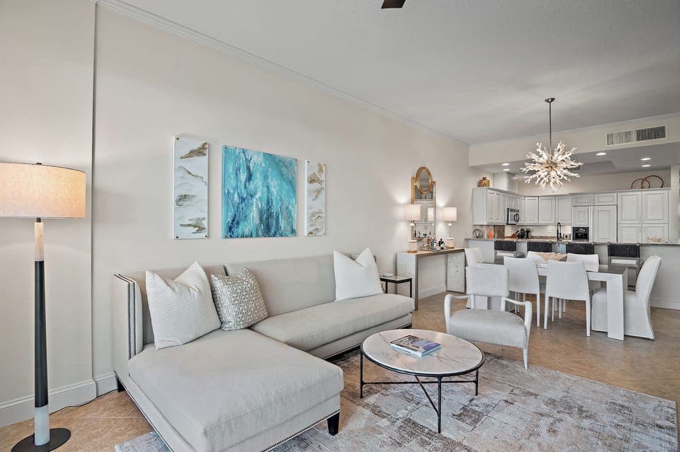 BeachHaven - The Alexander 304 - Seacrest - Living Area