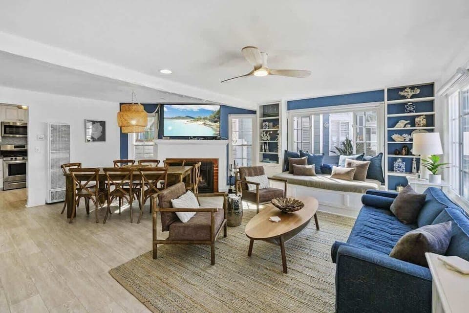 Entry way / Living area