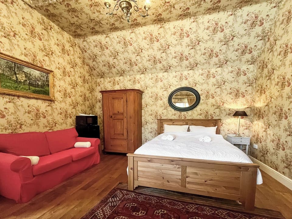 Open plan living space | Cottage 2 - Oaklands Farm, East Tytherley