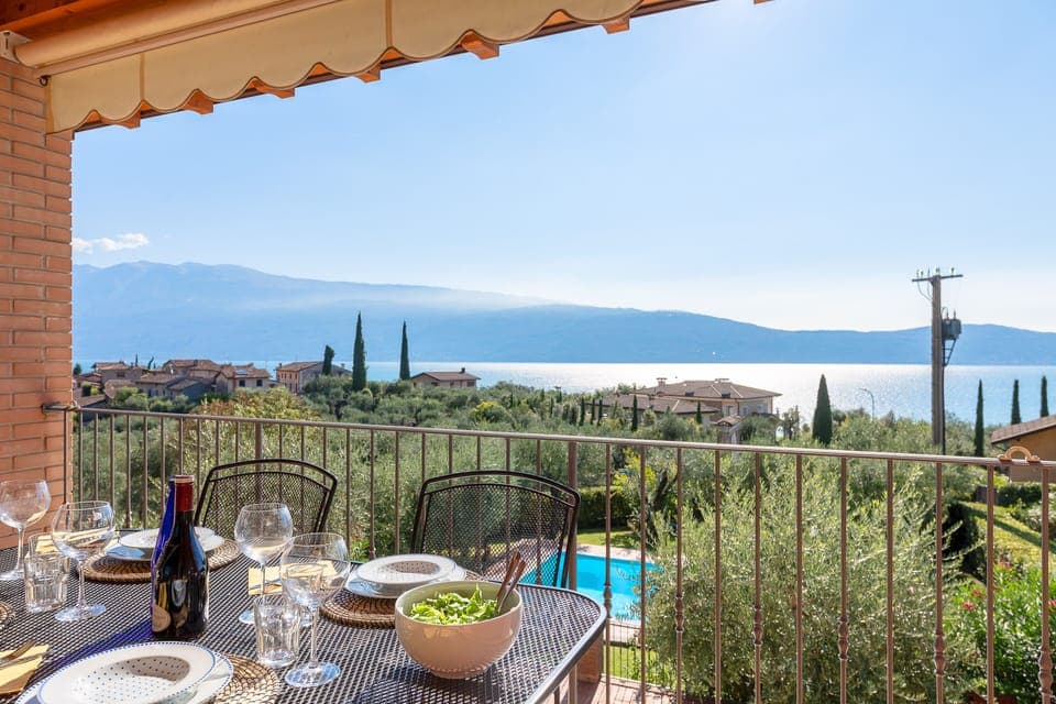 Apartment, Pool View | In-room dining