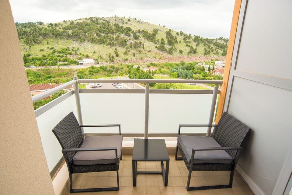 6552f11e-7843-4c2b-a215-a5d1da4a9504