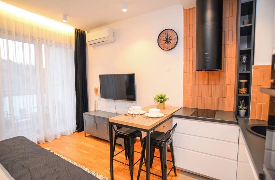 31fe7737-013e-454a-9048-0a7ad9e41cd1