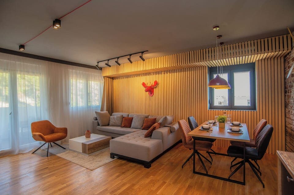 547fceaf-e262-429e-9e01-2ff7b5df3cca