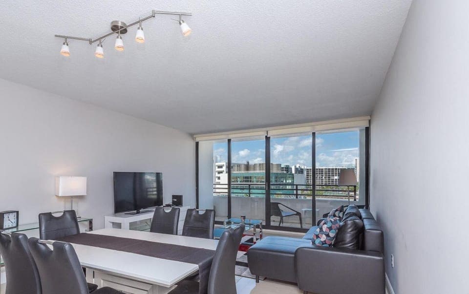 1 bed Monthly Rental on the Beach  Miami 5th floor (7788)