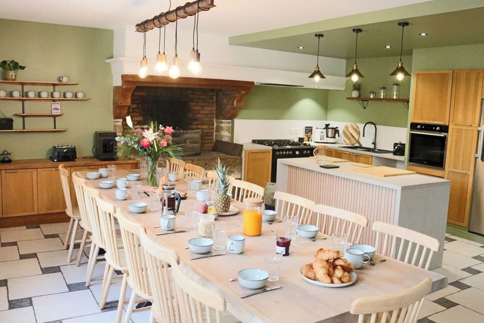 Wood table in the kitchen - Maison Amaree