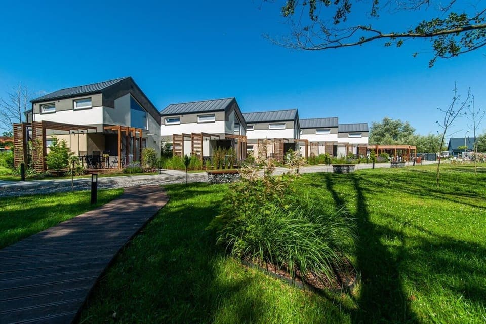 Immediate Surroundings [summer] (<1 km)