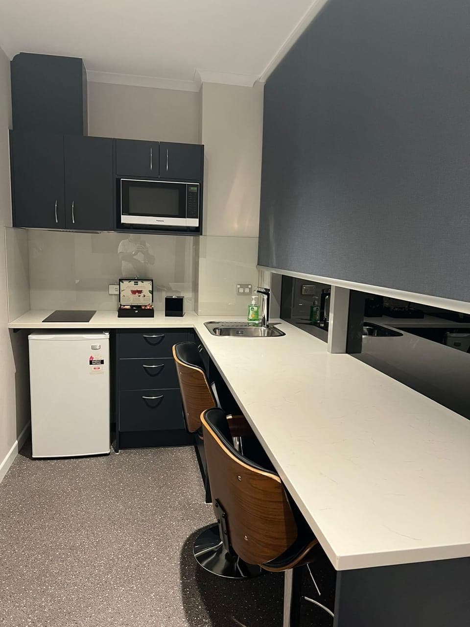 Premium Studio Suite, 1 Queen Bed, Bathtub | Private kitchen | Fridge, microwave, stovetop, electric kettle