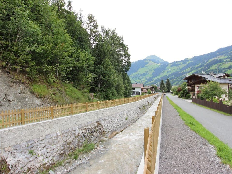 Immediate Surroundings [summer] (<1 km)