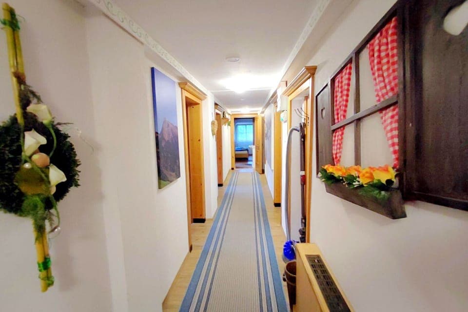 Entrance / Reception