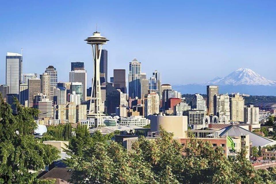 Space Needle is 10 mins away by car