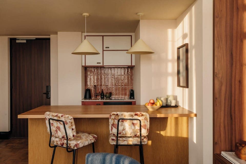 Classic Suite Grand | Private kitchen | Coffee/tea maker, electric kettle