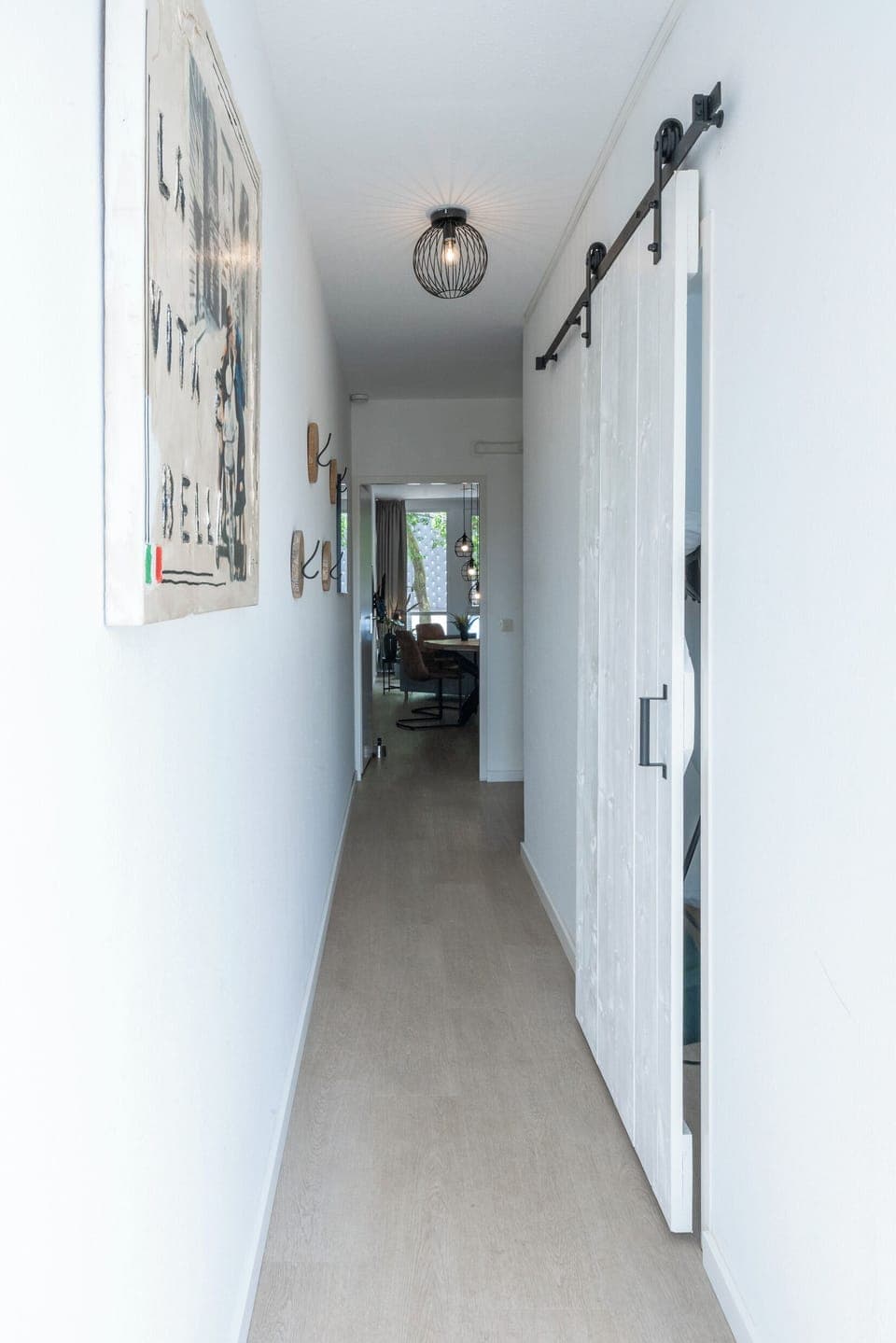 Just minutes from poppodium 013 – the ideal overnight spot in Tilburg Centrum.
Slechts enkele minuten van poppodium 013 – perfect om te overnachten in Tilburg Centrum.
Nur wenige Minuten vom Poppodium 013 – ideal zum Übernachten im Zentrum von Tilburg.