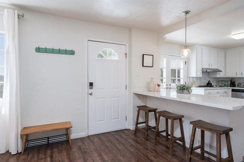 Bohemian Oasis on Vine (1191)