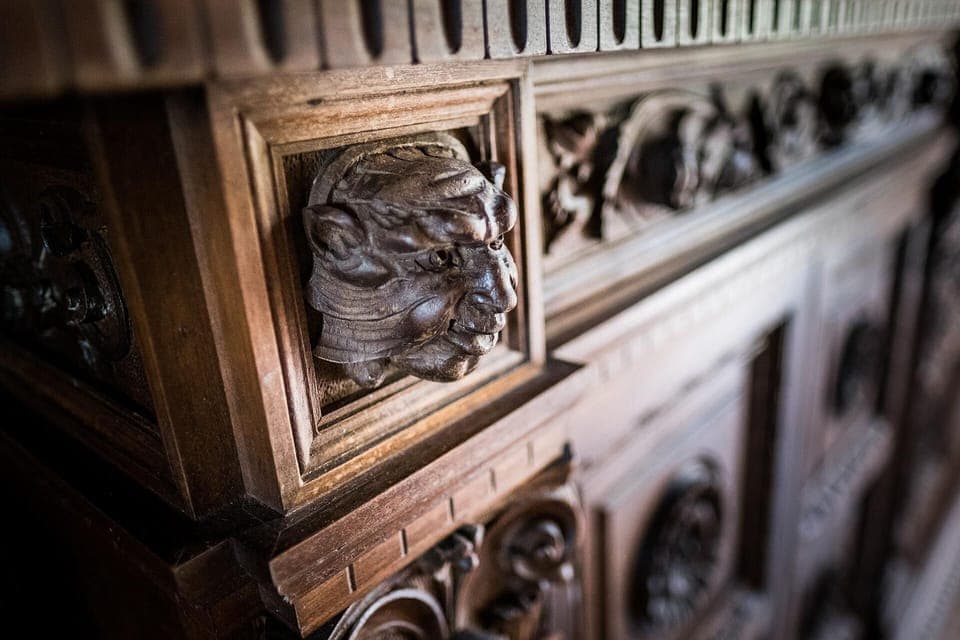 Wood, Sculpture, Art, Metal, Symmetry, Molding, Carving, Facade, Wood Stain, Hardwood