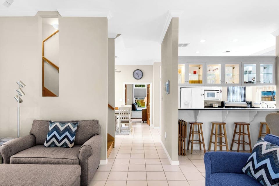 Living to kitchen