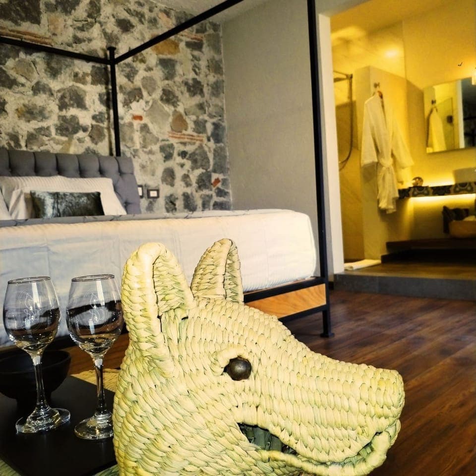 Luxury Room | Egyptian cotton sheets, premium bedding, down comforters