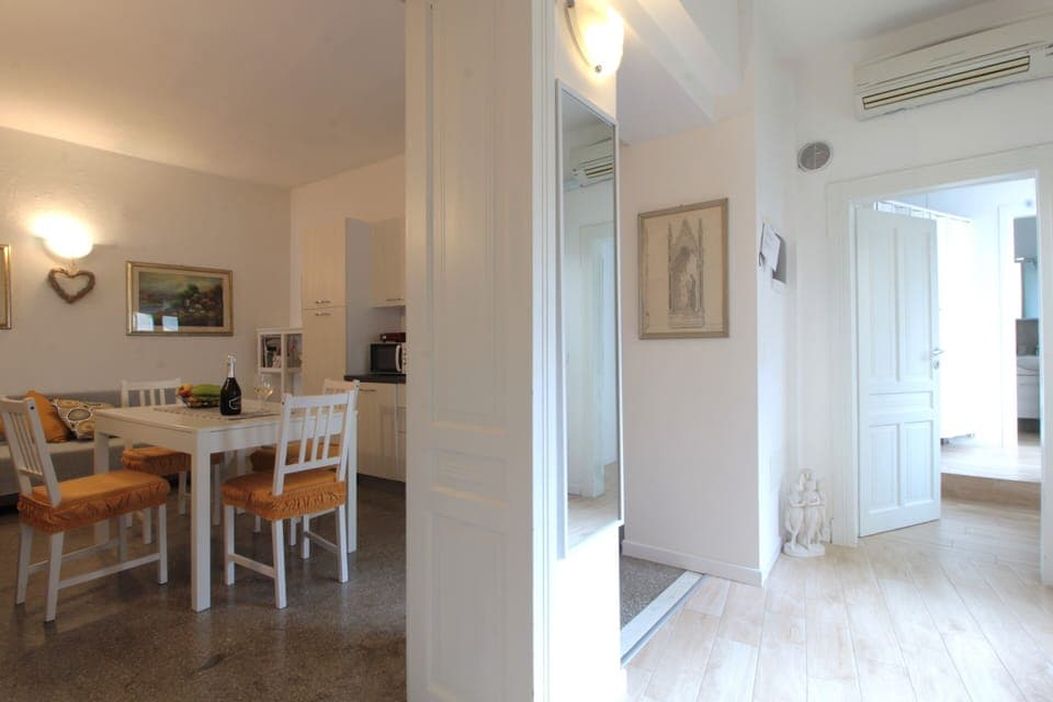 Apartment, City View | Dining room