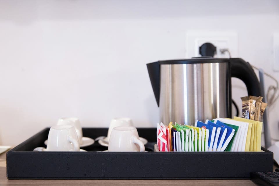 Deluxe Suite | In-room safe, desk, laptop workspace, blackout drapes